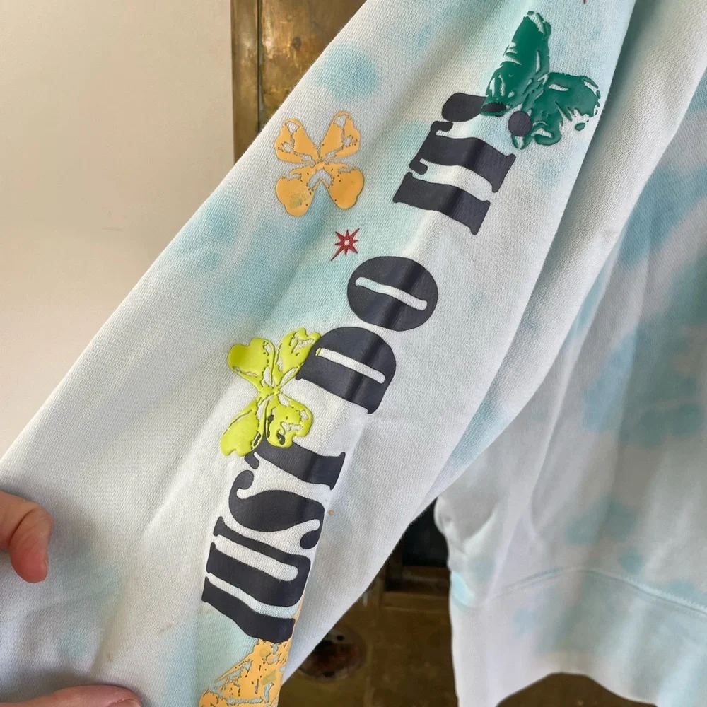 Nike Light Blue Butterfly Graphic Women's Sweatshirt